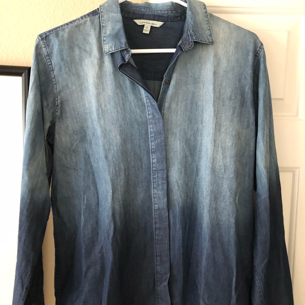 Calvin Klein ombré button down shirt